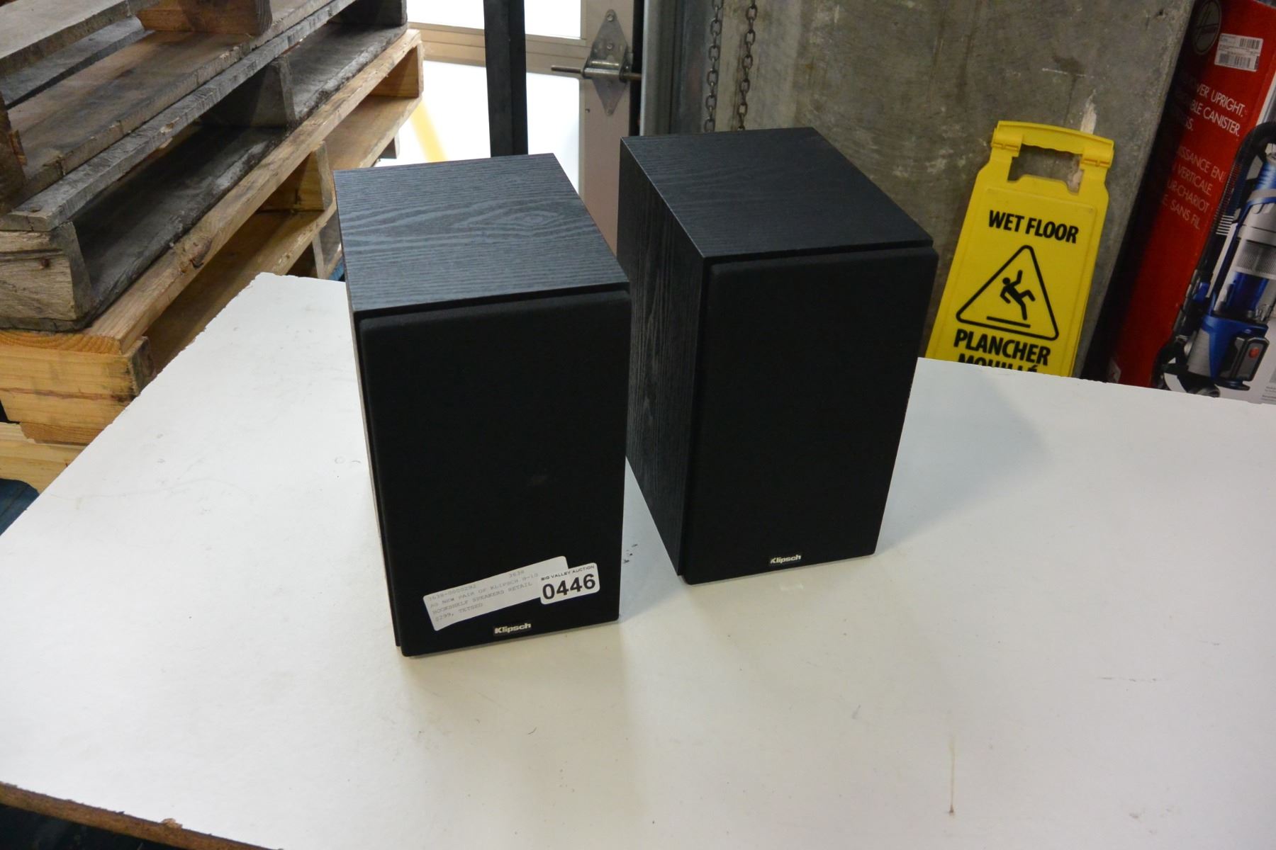 As New Pair Of Klipsch B 10 Bookshelf Speakers Retail 299 Tetsed