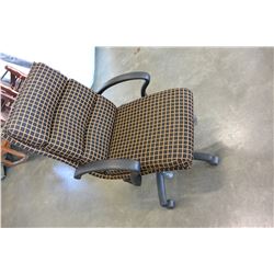 GAS LIFT OFFICE CHAIR
