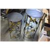 Image 1 : 2 METAL PLANT STANDS