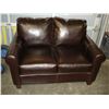 Image 2 : NEW BENCHCRAFT DARK BROWN STITCHED CONTEMPORARY LOVESEAT RETAIL $2029