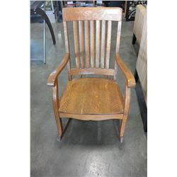 OAK ROCKER