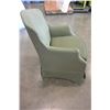 Image 2 : GREEN ROLLING ARMCHAIR
