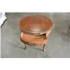 Image 2 : ROUND FRENCH PROVINCIAL ENDTABLE