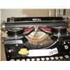 Image 2 : ANTIQUE ROYAL TYPEWRITTER