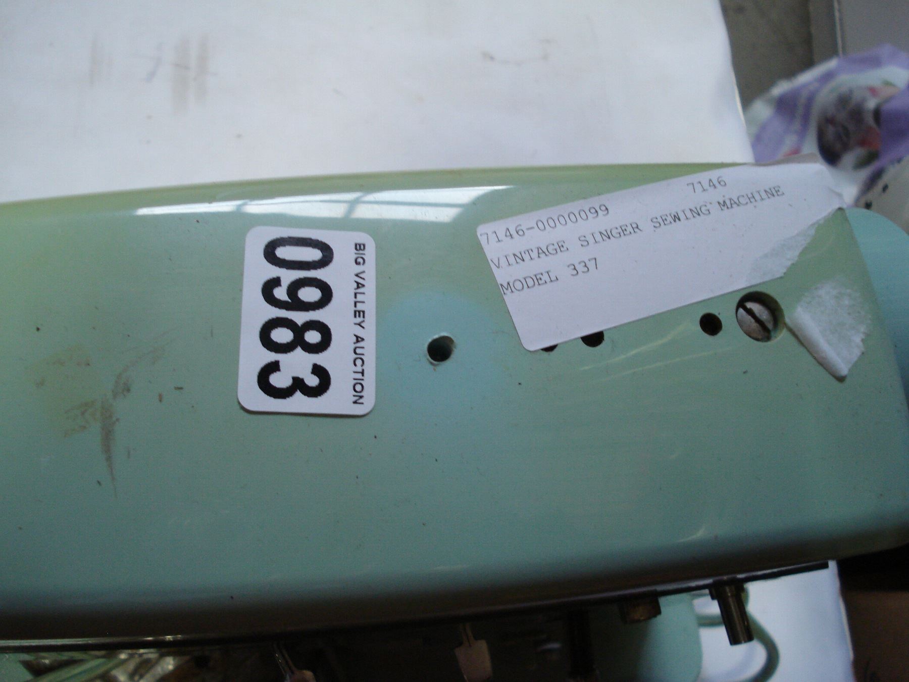 VINTAGE SINGER SEWING MACHINE MODEL 337