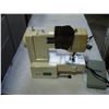 Image 1 : SINGER FEATHERWEIGHT SEWING MACHINE