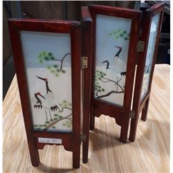 MINIATURE JAPANESE FOLDING SCREEN W/BIRD PATTERN