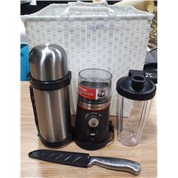 CARRY TOTE OF KITCHEN ITEMS