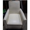 Image 1 : WHITE RECLINING CHAIR