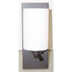 NEW RUSSELL 12" WALL MOUNT 729-811/JG