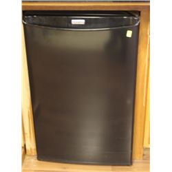 PREMIERE 3.6 CUBIC FOOT MINI FRIDGE