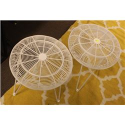 PAIR OF WHITE MODERN STOOLS