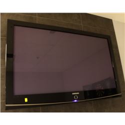 SAMSUNG 50" HD TV WITH REMOTE AND WALL MOUNT