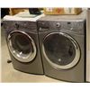 Image 1 : SHOWHOME WHIRLPOOL DUET STEAM MATCHING WASHER AND