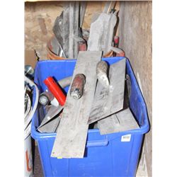 LOT OF ASSORTED TROWELS