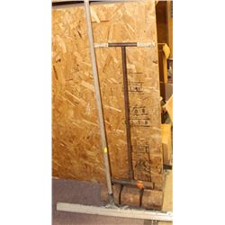 LINOLEUM ROLLER AND SQUEEGEE