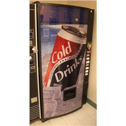 LARGE UPRIGHT 8 SLOT BEVERAGE VENDING MACHINE