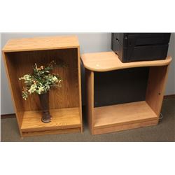 SET OF 2 WOODEN TABLES