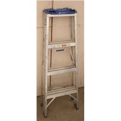 4 FT ALUMINUM LADDER