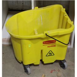 RUBBERMAID MOP BUCKET WITH ASSORTED CASTERS