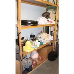 LOT OF ASSORTED BATHROOM DECOR