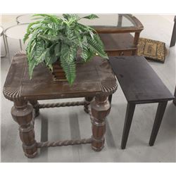 SET OF NON-MATCHING WOODEN END TABLES