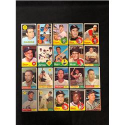 BASEBALL TRADING CARDS LOT