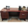 Image 1 : 59" EXECUTIVE DESK