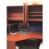 Image 2 : WORKSTATION WITH HUTCH