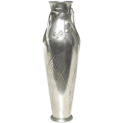Kayserzinn vase, hammered pewter 