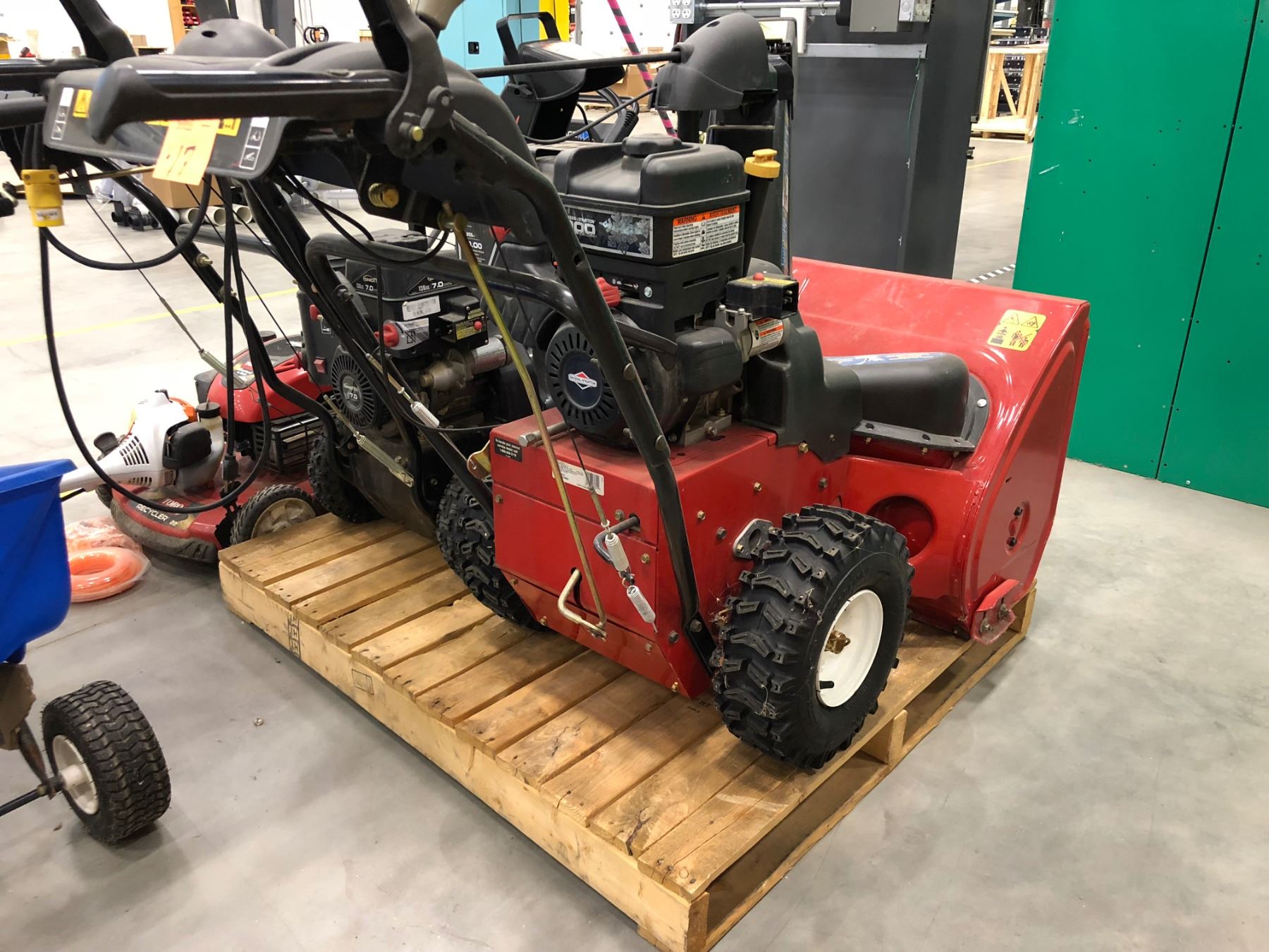 Toro Power Max 726 OE Snow blower 26" Model 38614