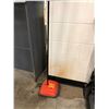 Image 1 : Floor touch-up cleaner