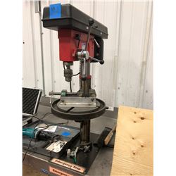 Westward floor drill press 1/2 hp mod DP170F c/w e-stop, vise, 2 clamps, dustpan, hand brush
