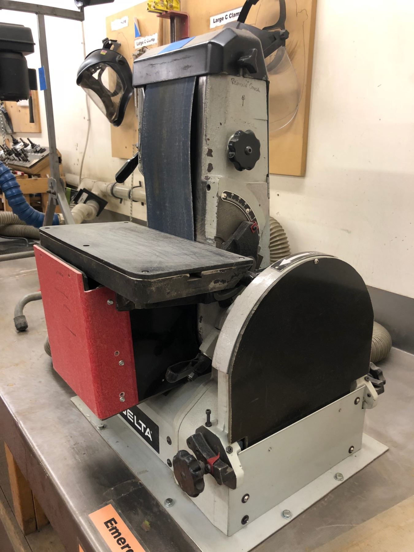 Delta belt sander modified, 1 1/2 hp Mod. 31300, 2 spare belts