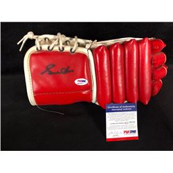 GORDIE HOWE SIGNED VINTAGE HOCKEY GLOVE (PSA COA)