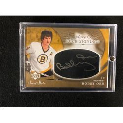 2007-08 Sweet Shot Signature Shots Puck Signings #SSP-BO Bobby Orr