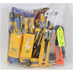 BAG OF ASSORTED UTILITY KNIVES