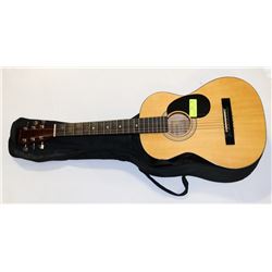 1/2 SIZE GUITAR DENVER NATURAL WITH SOFT CASE