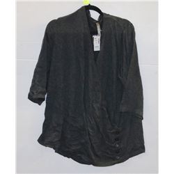 WOMENS SHIRT SIZE 4X