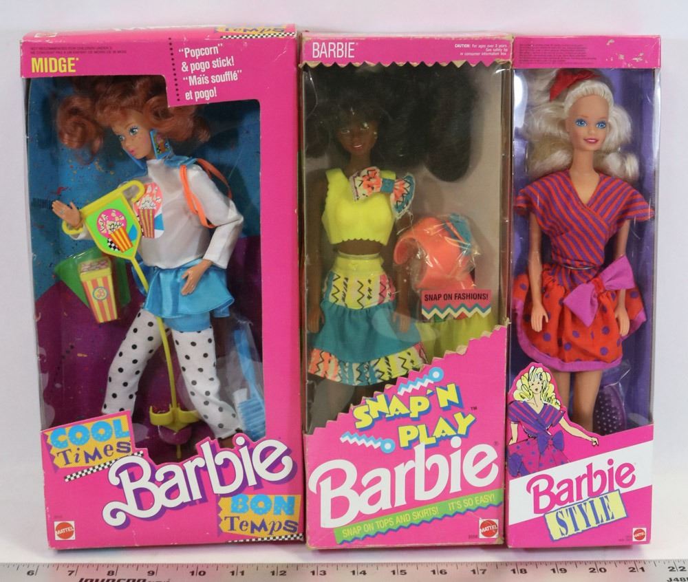 SET OF 3 BARBIES "SNAP N PLAY"