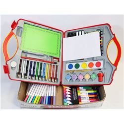CRAYOLA ART FLAT - SET COMES WITH A CASE