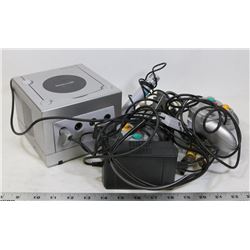 NINTENDO GAMECUBE W/ 2 CONTROLLERS, CABLES