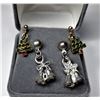 Image 1 : 29)  LOT OF 2 CHRISTMAS THEMED EARRINGS