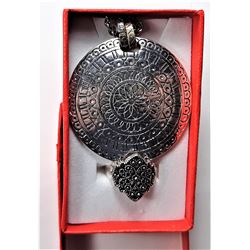 18)  LARGE ROUND ETCHED SILVER TONE DISK