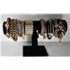 Image 1 : 15)  LOT OF 14 BRACELETS