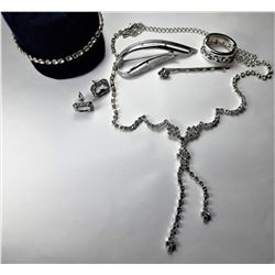 30)  GREEN SILK TREASURE BOX CONTAINING