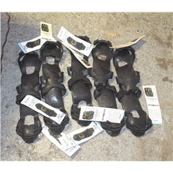 GROUP OF 10 WINTERWALKING SIZE: MEDIUM ICE-CLEATS