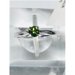 10) 10KT GOLD GREEN DIAMOND RING