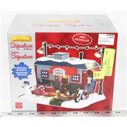 TRAVEL TRAILER XMAS DECORATION