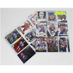 18 CONNOR MCDAVID HOCKEY CARDS.